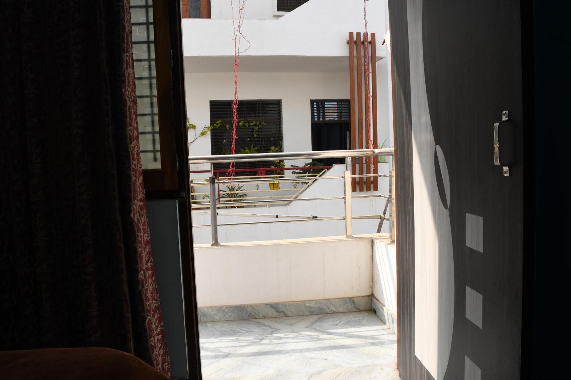 Indra Apartment Varanasi Ngoại thất bức ảnh